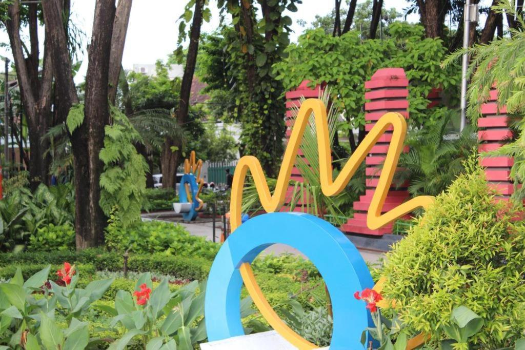 Life Puri Hotel Surabaya Gubeng Eksteriør billede