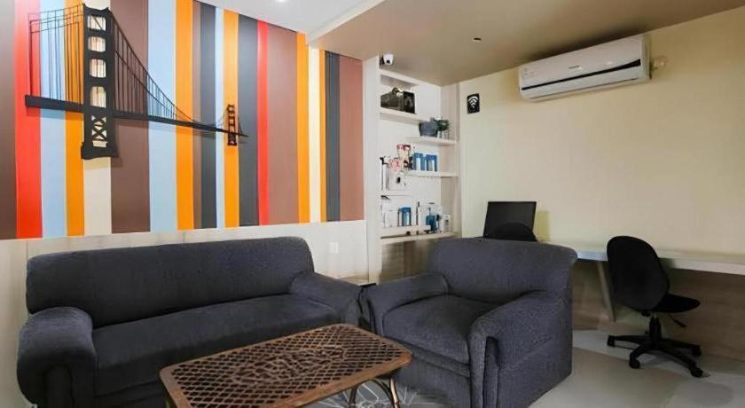 Life Puri Hotel Surabaya Gubeng Eksteriør billede