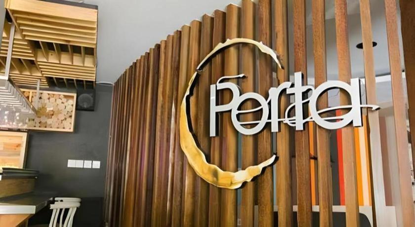 Life Puri Hotel Surabaya Gubeng Eksteriør billede